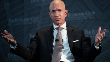 Jeff Bezos va vinde încă 25 de milioane de acțiuni de la Amazon. Câți bani va obține fondatorul