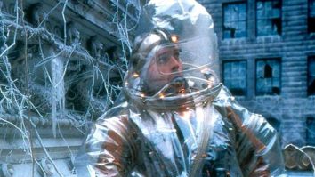 Cât de realiste sunt filmele apocaliptice? „12 Monkeys” îți arată cum lumea ar putea fi distrusă de o armă biologică creată de om