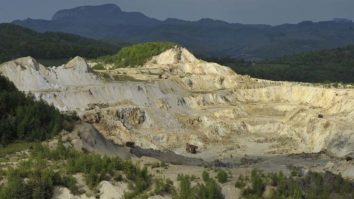 ZF: Cine sunt acţionarii Gabriel Resources, firma canadiană care tocmai a pierdut procesul cu statul român pentru despăgubiri în valoare de 6,7 mld. dolari. Este deţinută în proporţie de 70% de investitori americani