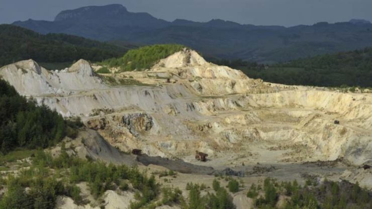 ZF: Cine sunt acţionarii Gabriel Resources, firma canadiană care tocmai a pierdut procesul cu statul român pentru despăgubiri în valoare de 6,7 mld. dolari. Este deţinută în proporţie de 70% de investitori americani