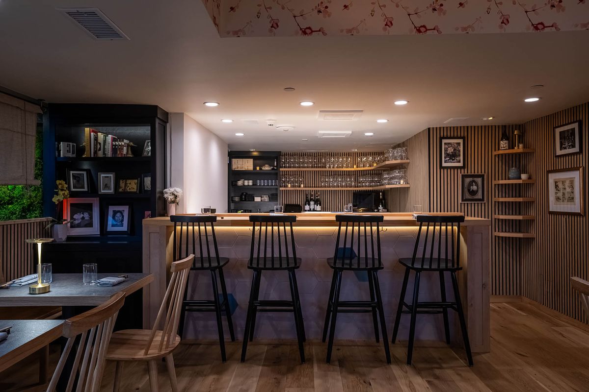 Care sunt cele mai bune restaurante din Beverly Hills? Sushi Note Omakase este considerată cea mai exclusivistă locație