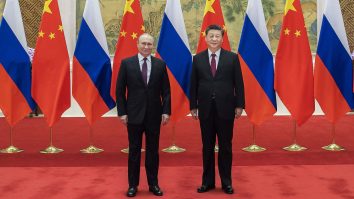 China și Rusia ar ataca SUA cu ajutorul Inteligenței Artificiale. Ce spun serviciile secrete americane