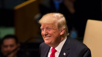 Cum se folosește Donald Trump de umor pentru a-și îmbunătăți imaginea?