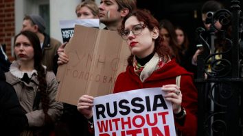 Opozanții lui Putin au pus în practică acțiunea „Prânz împotriva lui Putin” gândită de Alexei Navalnîi