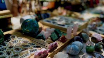 Ce faci weekend-ul acesta? Bazarul de Primăvară îți oferă oportunități nelimitate pentru bijuterii, decorațiuni sau cosmetice naturale