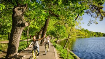 Primăvara este despre renașterea naturii. Unde sărbătorești 1 martie