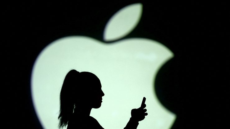 Angajații Apple dau în judecată compania spunând că angajatele sunt „sistematic” plătite mai puțin decât bărbații