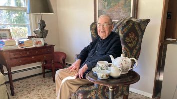 Sfaturi pentru longevitate. Un fost CEO în vârstă de 101 ani a împărtășit cum se menține sănătos și ce mănâncă zilnic