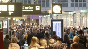 Un aeroport din SUA testează un sistem de auto-screening pentru pasageri şi bagaje