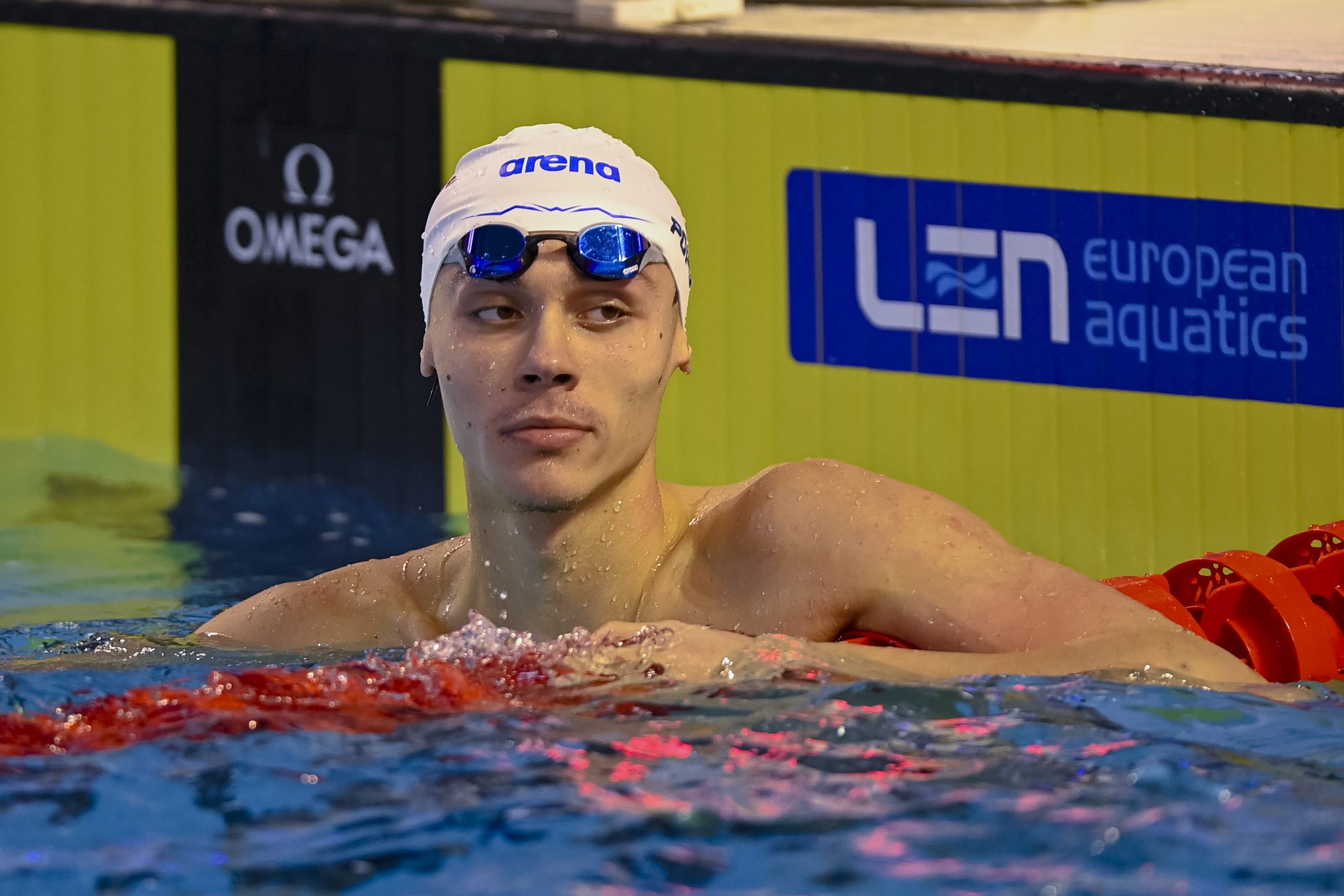 David Popovici se apără în faţa acuzaţiilor de tratament preferenţial. Sportivul nu va sta în satul de la Jocurile Olimpice