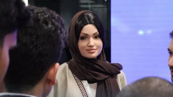 Un robot umanoid din Arabia Saudită este programat să nu vorbească despre sex sau politică