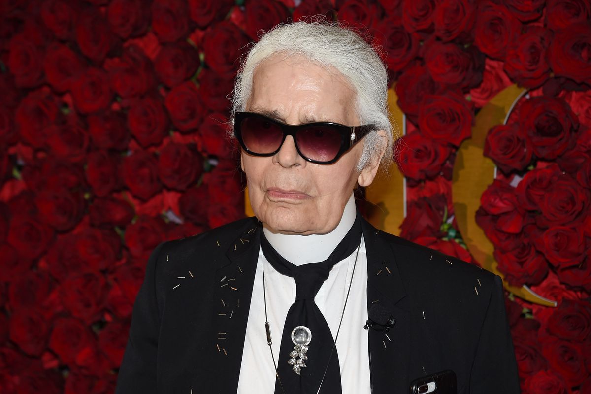 Apartamentul lui Lagerfeld e scos la vânzare. Cât costă fosta locuință a celebrului director artistic al casei Chanel?