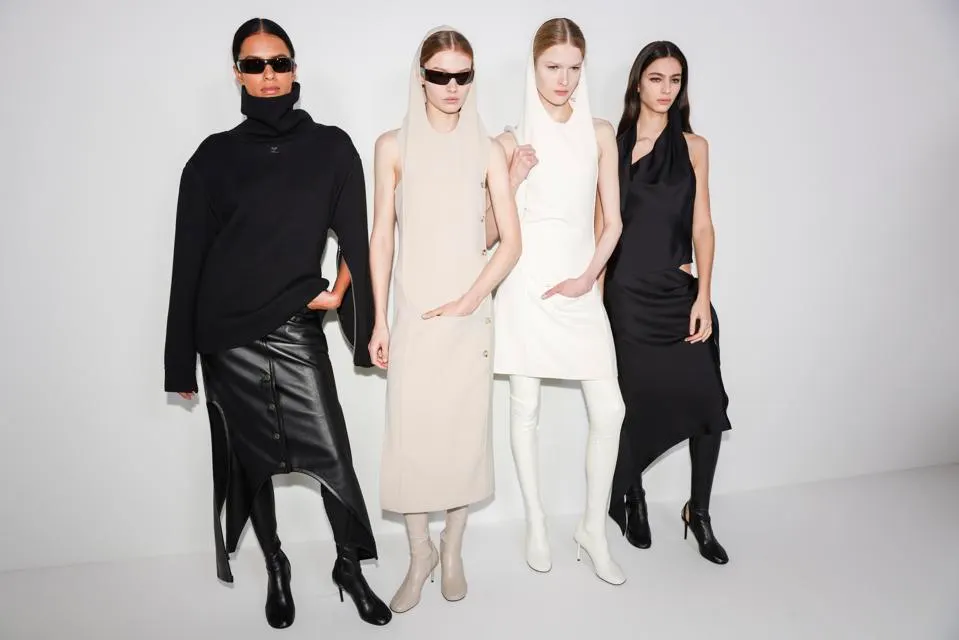 Sandara Park a fost vedeta la Paris Fashion Week. Ce case de modă și-au prezentat colecțiile