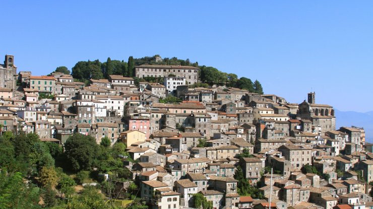 Vrei să îți schimbi locuința? Un oraș din Italia se luptă să-și vândă casele goale pentru un euro