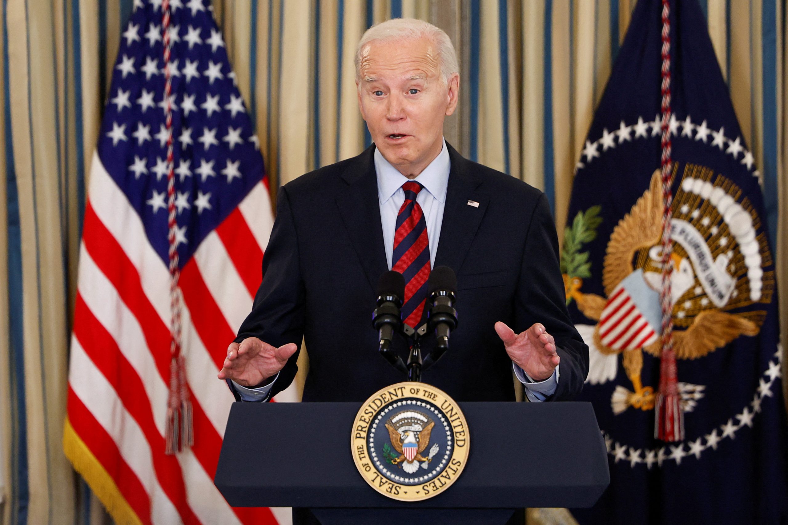 Joe Biden se pregătește de discursul despre Starea Uniunii. Apropiații îl „imploră” să se „laude” mai mult. Ar putea fi momentul cheie dinaintea alegerilor din noiembrie