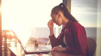 O analiză Financial Times dezvăluie că aplicațiile de social media creează dependență și afectează sănătatea mintală. Cum arată statisticile în România