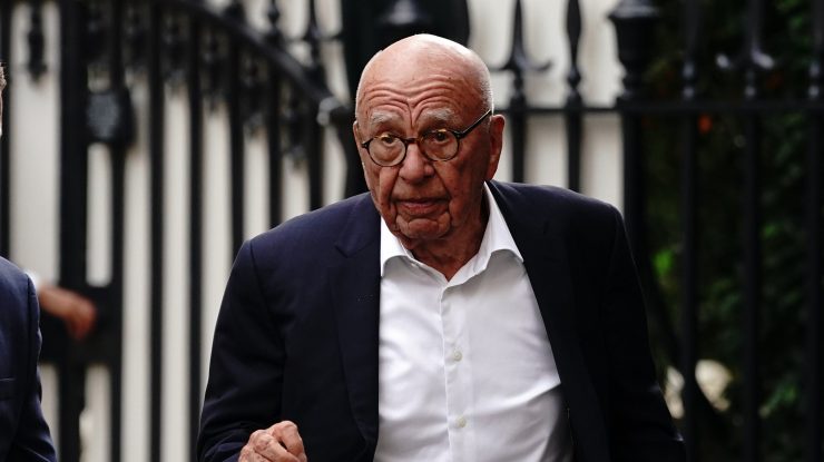 Dragostea n-are vârstă. Rupert Murdoch s-a logodit pentru a șasea oară la 92 de ani