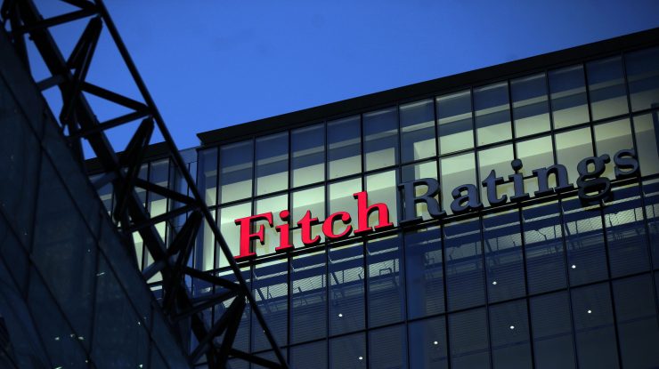 Fitch a menținut ratingul României la BBB-, cu perspectivă negativă. Ce înseamnă această decizie, cât de aproape a fost România de categoria „junk” și ce riscuri există pentru următoarea evaluare