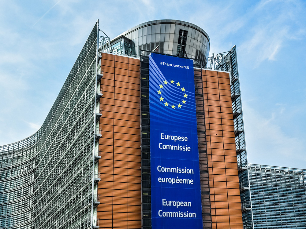 Comisia Europeană elaborează planuri pentru crearea unei diplome europene
