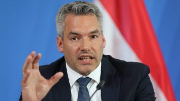 Nehammer refuză România în Schengen. Europarlamentar: „Noi îndeplinim condițiile de peste 18 ani. Tot ce face el este campanie electorală”