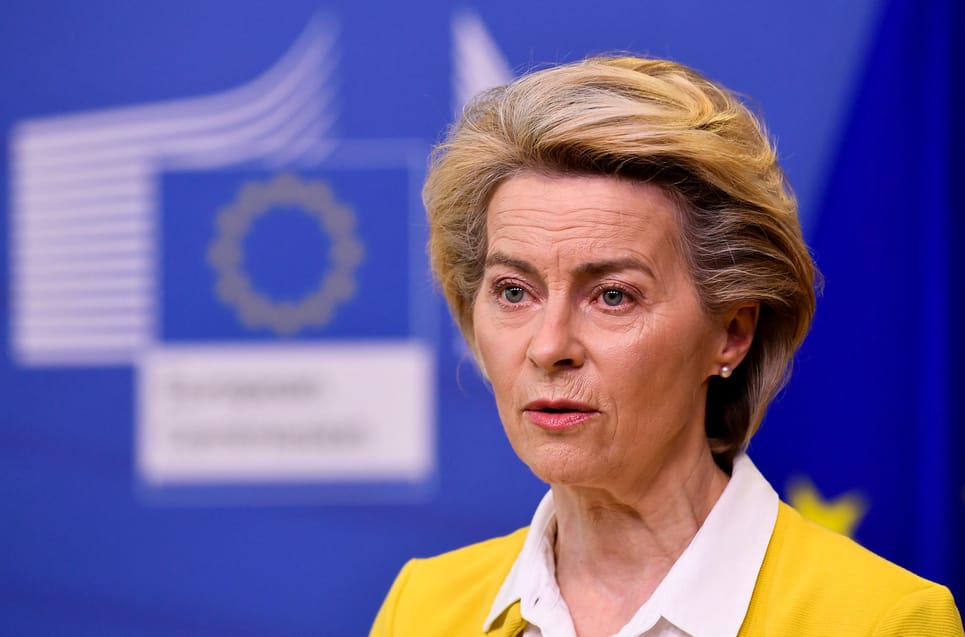 Ursula von der Leyen vrea să interzică din 2030 ambalajele din plastic de unică folosință