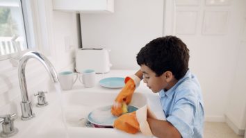 Cum crești un copil independent? Psiholog: „În spatele independenței se află și foarte multă singurătate”