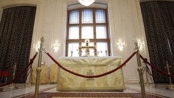 Buna Vestire în Parlament. Patriarhul Daniel a sfințit capela din Palatul Parlamentului