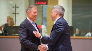 Klaus Iohannis îl primeşte, joi, pe cancelarul austriac, Karl Nehammer, care s-a opus aderării României la Spaţiul Schengen