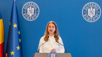 Ligia Deca schimbă din nou Legea Educației. Cum se modifică profilul elevilor bursieri