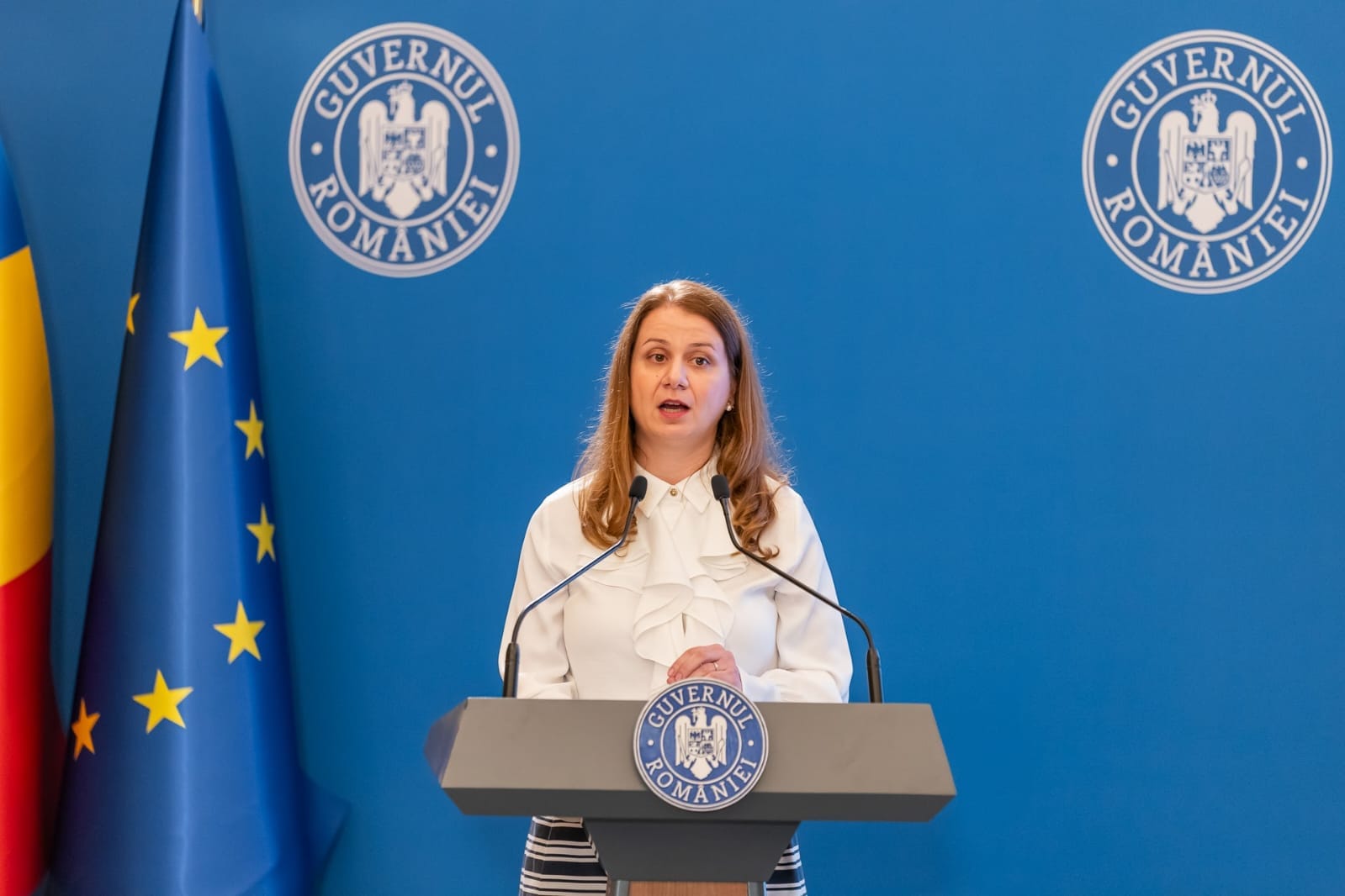 Ligia Deca schimbă din nou Legea Educației. Cum se modifică profilul elevilor bursieri