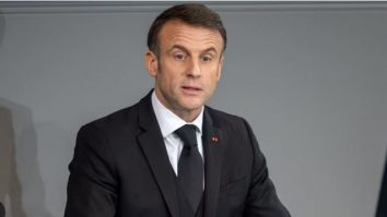 Într-un interviu exclusiv pentru Le Parisien, Emmanuel Macron spune despre Ucraina: „Datoria noastră este să ne pregătim pentru toate scenariile”