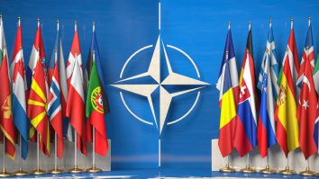 Astăzi se împlinesc 20 de ani de la intrarea României în NATO. Ce face Alianța pentru țara noastră