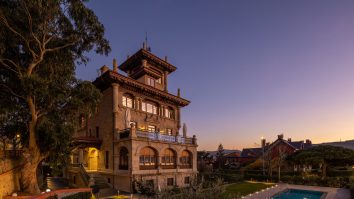 Cum e să stai intr-o vilă de 5 milioane de dolari? Un palat din Spania este scos la vânzare