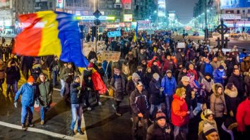 Bugetarii protestează pentru salarii mai mari. Răzvan Botea: „Guvernul nu își permite astfel de majorări, totuși, probabil, le va face din cauza presiunii”