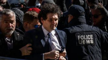 SUA vor să-l condamne pe Sam Bankman-Fried, fondatorul FTX, la 50 de ani de închisoare. Când va fi pronunțată sentința