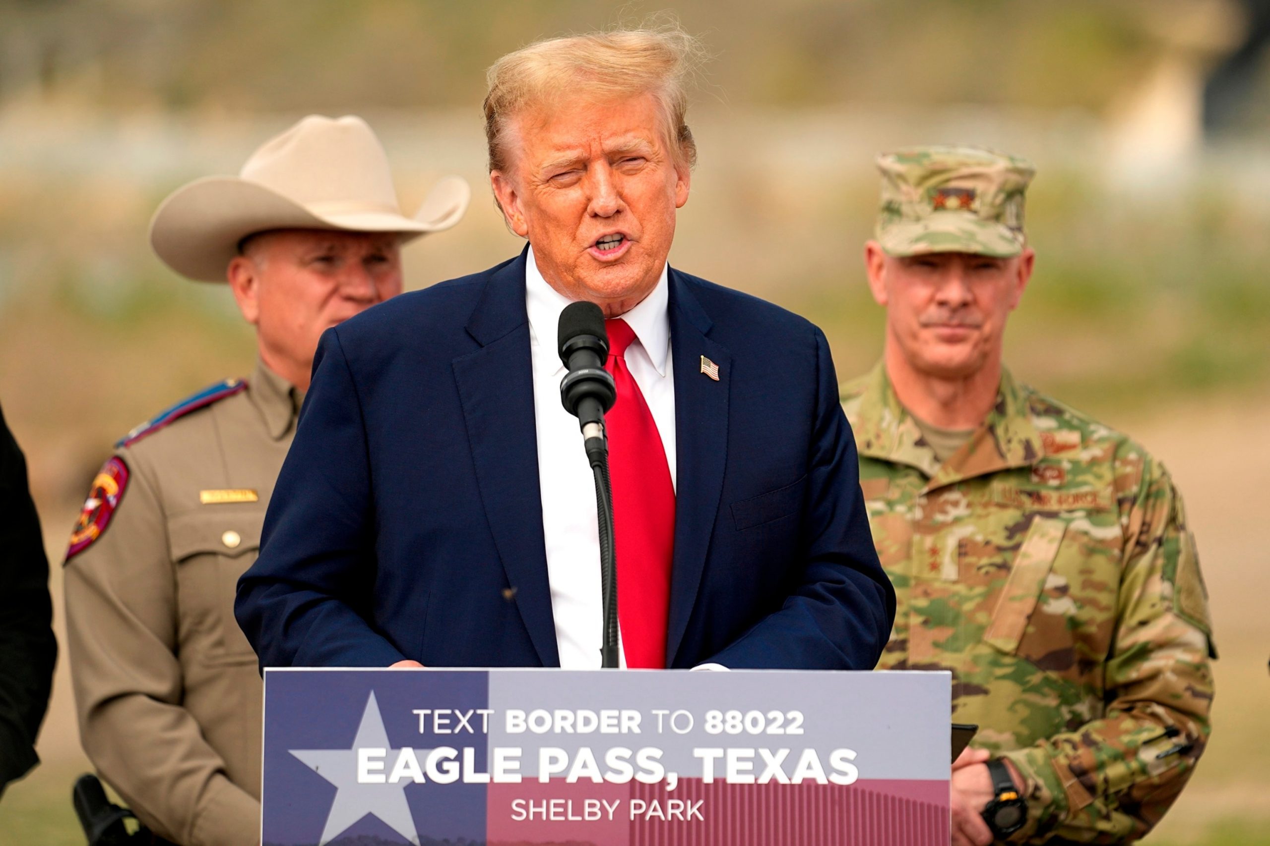 Joe Biden și Donald Trump au făcut vizite concurente la granița americană din Texas. Cum au abordat problema imigrației ilegale