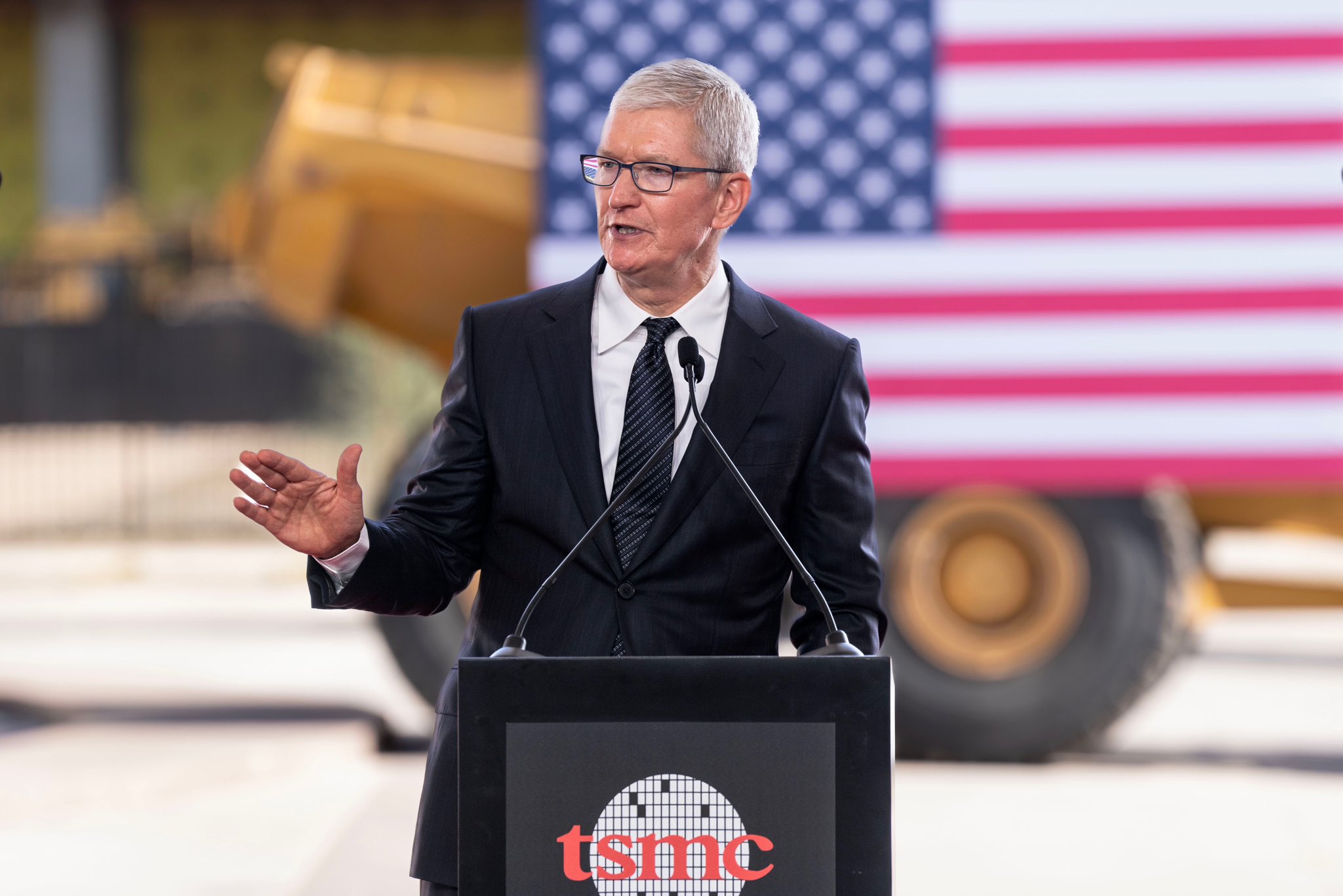 Tim Cook face toți banii la Apple. Ce avere are CEO-ul companiei
