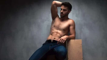 Bărbații nu mai știu „cum să fie bărbați”! 80% simt că trebuie să se conformeze standardelor