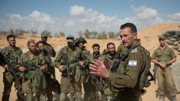 LIVE UPDATE. Război în Israel, ziua 147. IDF afirmă că lansarea aeriană a ajutoarelor face „lupta posibilă”