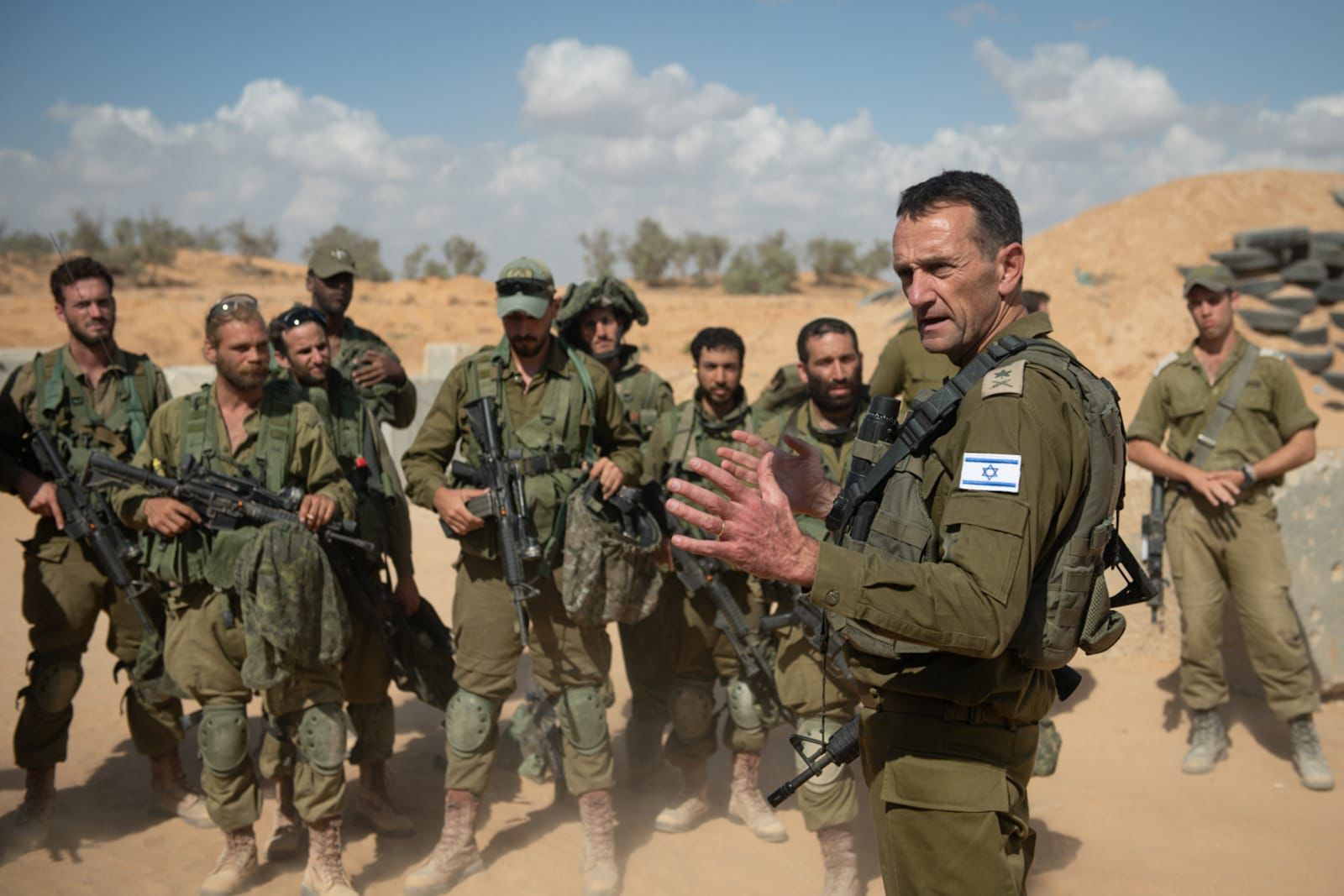 LIVE UPDATE. Război în Israel, ziua 147. IDF afirmă că lansarea aeriană a ajutoarelor face „lupta posibilă”