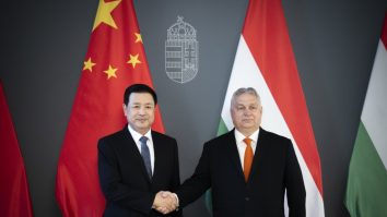 China şi Ungaria au încheiat luna trecută un acord în domeniul securității. Polițiști chinezi vor putea patrula pe străzile din Ungaria în „patrule comune”