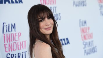 FOTO/VIDEO. Cum au sărbătorit vedetele de peste oceane Ziua Internațională a Femeii? Actrița Anne Hathaway a transmis un mesaj emoționant femeilor din întreaga lume