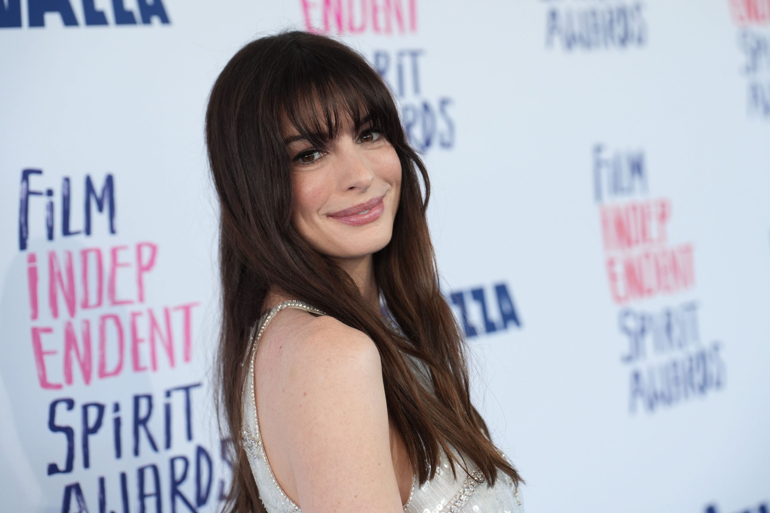 FOTO/VIDEO. Cum au sărbătorit vedetele de peste oceane Ziua Internațională a Femeii? Actrița Anne Hathaway a transmis un mesaj emoționant femeilor din întreaga lume