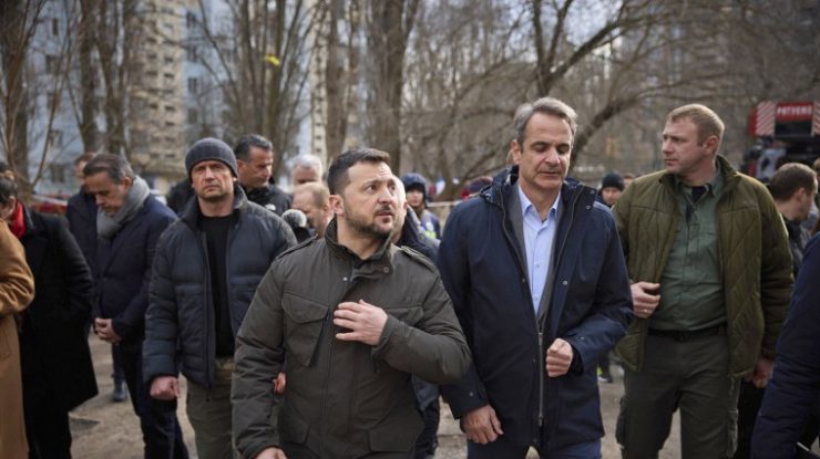 O rachetă rusă a explodat lângă Zelenski şi premierul grec, în Odesa. Cel puţin cinci persoane ar fi fost ucise 