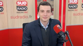 Jordan Bardella conduce lista Rassemblement Naționale pentru PE. Este noua stea a politicii franceze