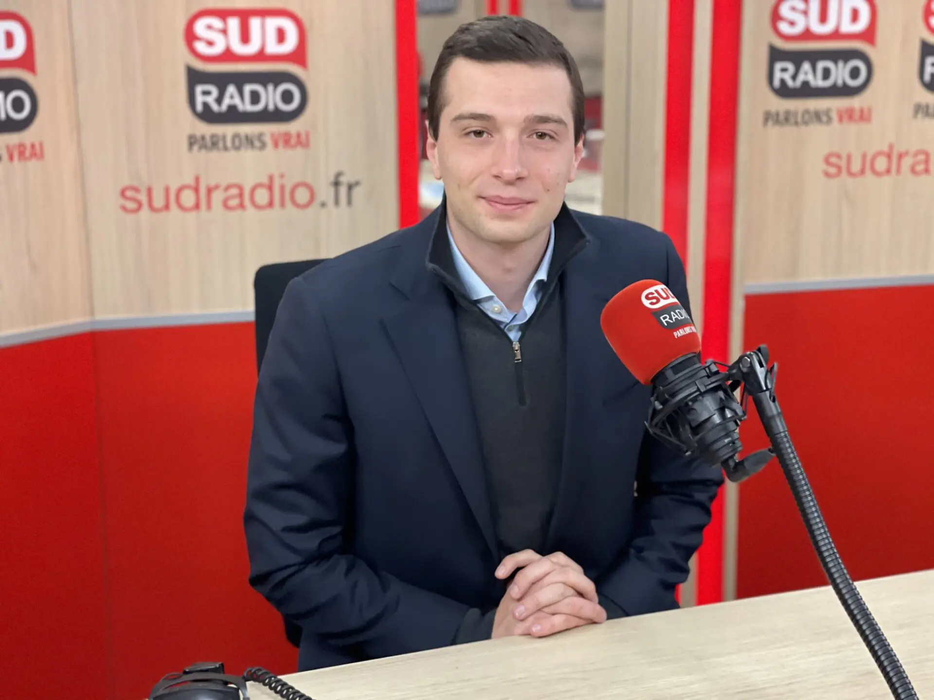 Jordan Bardella conduce lista Rassemblement Naționale pentru PE. Este noua stea a politicii franceze