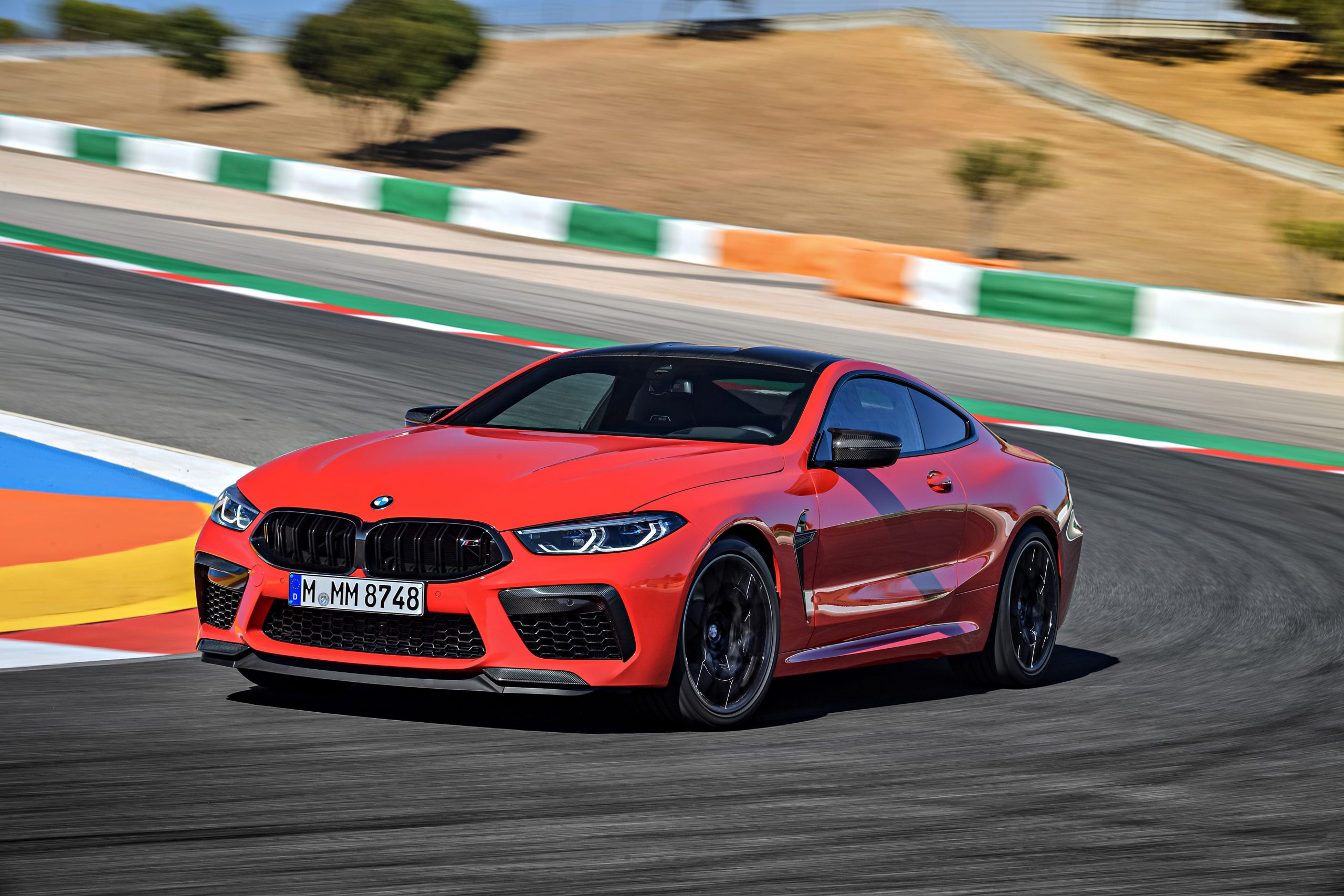 Ce mașină îți cumperi? Carwow testează BMW M8, Mercedes AMG GT și Porsche Panamera Turbo