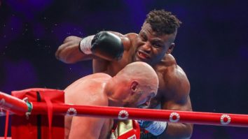 Boxerul britanic Anthony Joshua l-a făcut KO pe Francis Ngannou, fostul deţinător al titlului UFC