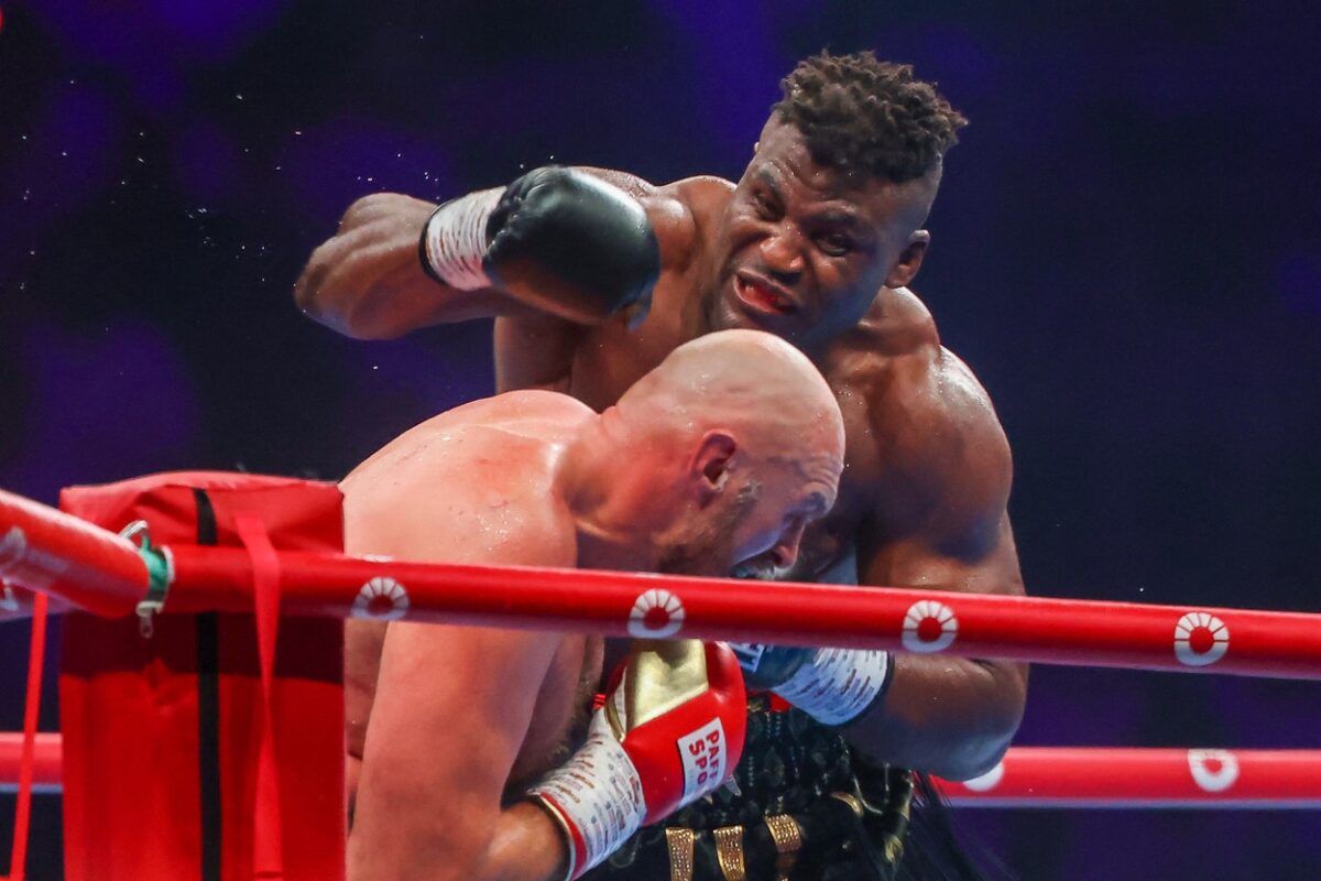 Boxerul britanic Anthony Joshua l-a făcut KO pe Francis Ngannou, fostul deţinător al titlului UFC