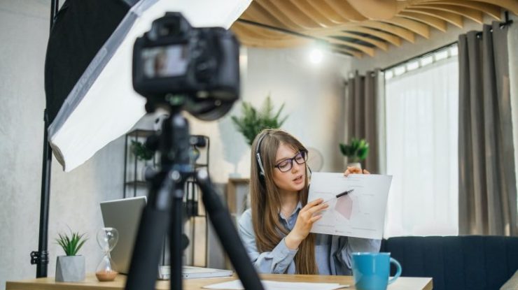 Influencerii înlocuiesc jurnaliștii. „Jinfluencer” este noul termen folosit de către noua generație